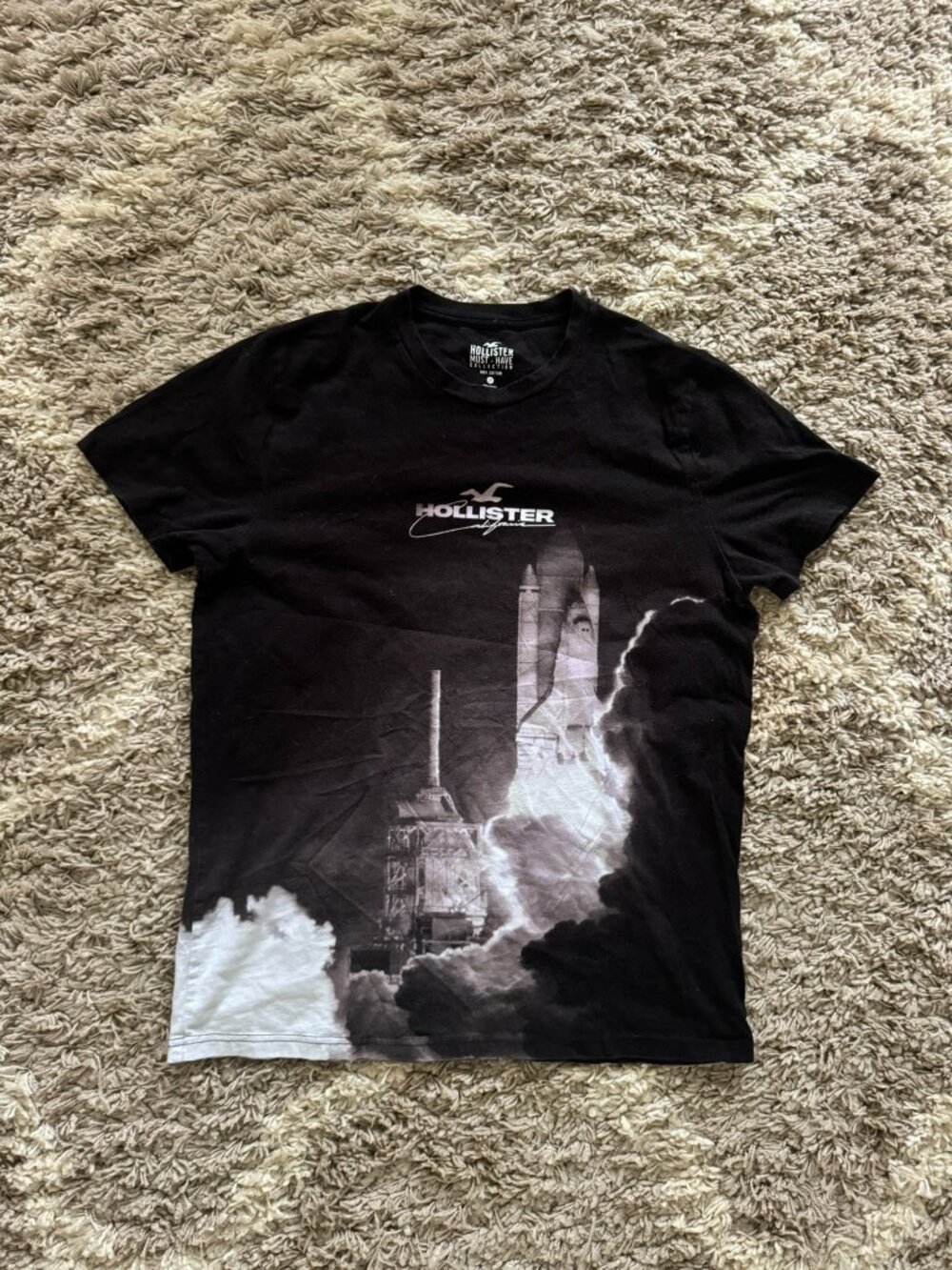 Hollister NASA Space Shuttle Launch Tshirt Men's Size Medium